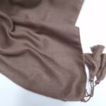 روسری نخی قهوه‌ای
